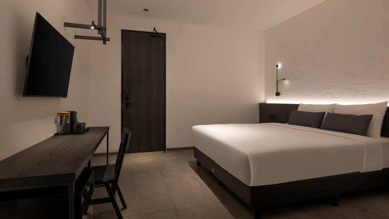 Rez Hotel スマラン エクステリア 写真
